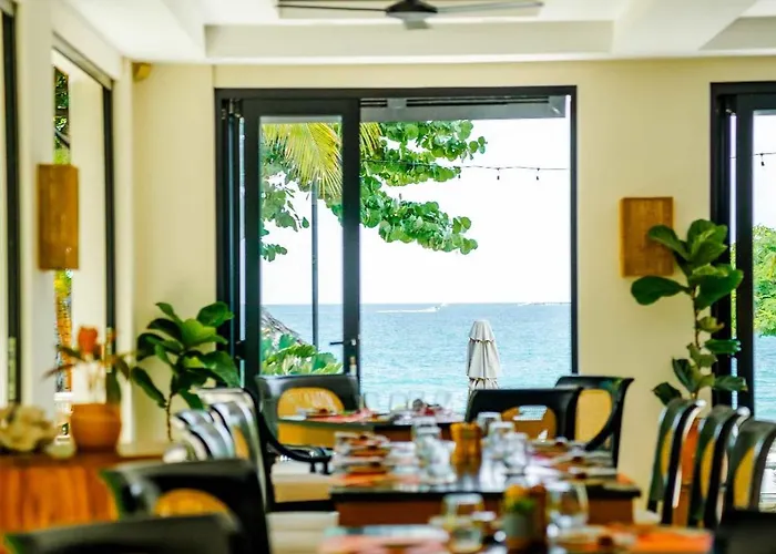 Сasa de vacaciones Spacious One-bedroom With Pool View, Balcony & Club Access *